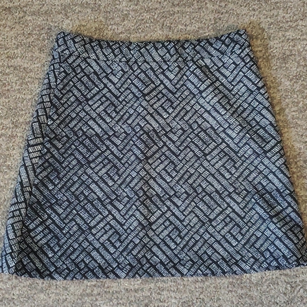 Ladies skirt size small $5 if buying 2 or more items